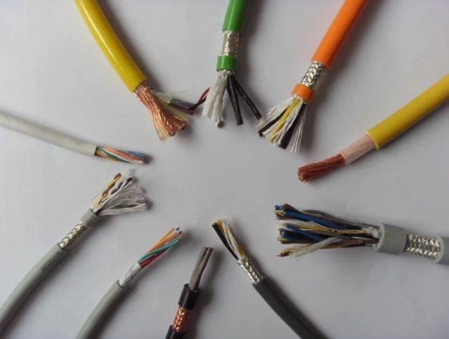 環(huán)市珠江耐高溫電纜是指能夠在高溫條件下工作的電纜.jpg