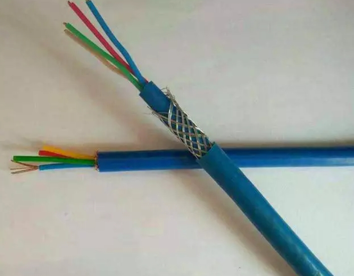 環(huán)市珠江電線電纜廠家對硅膠電線有什么特點(diǎn)來和大家分享一下.jpg